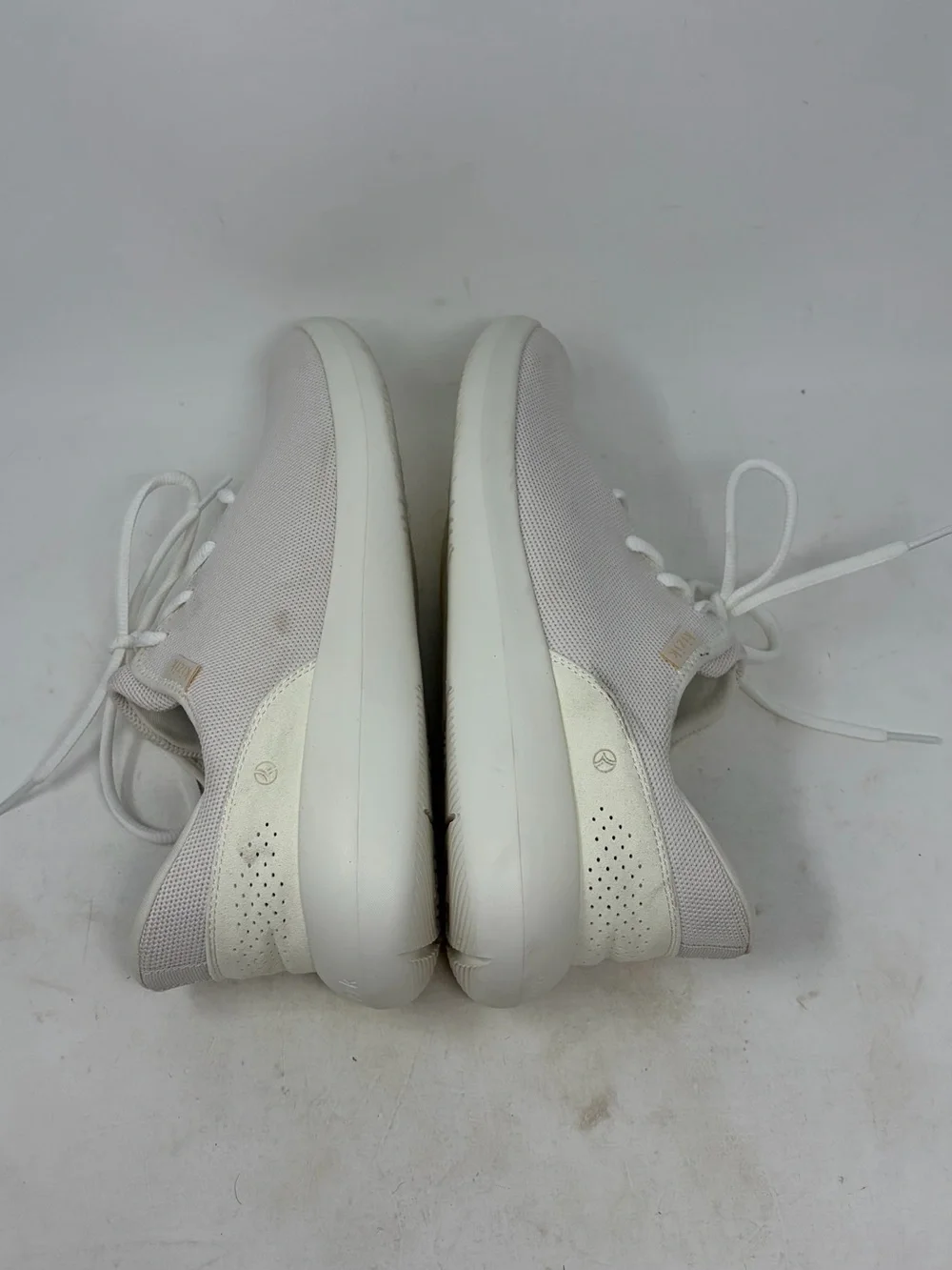Kizik Madrid Sneakers Size 9.5 Men or 11 Women WIDE